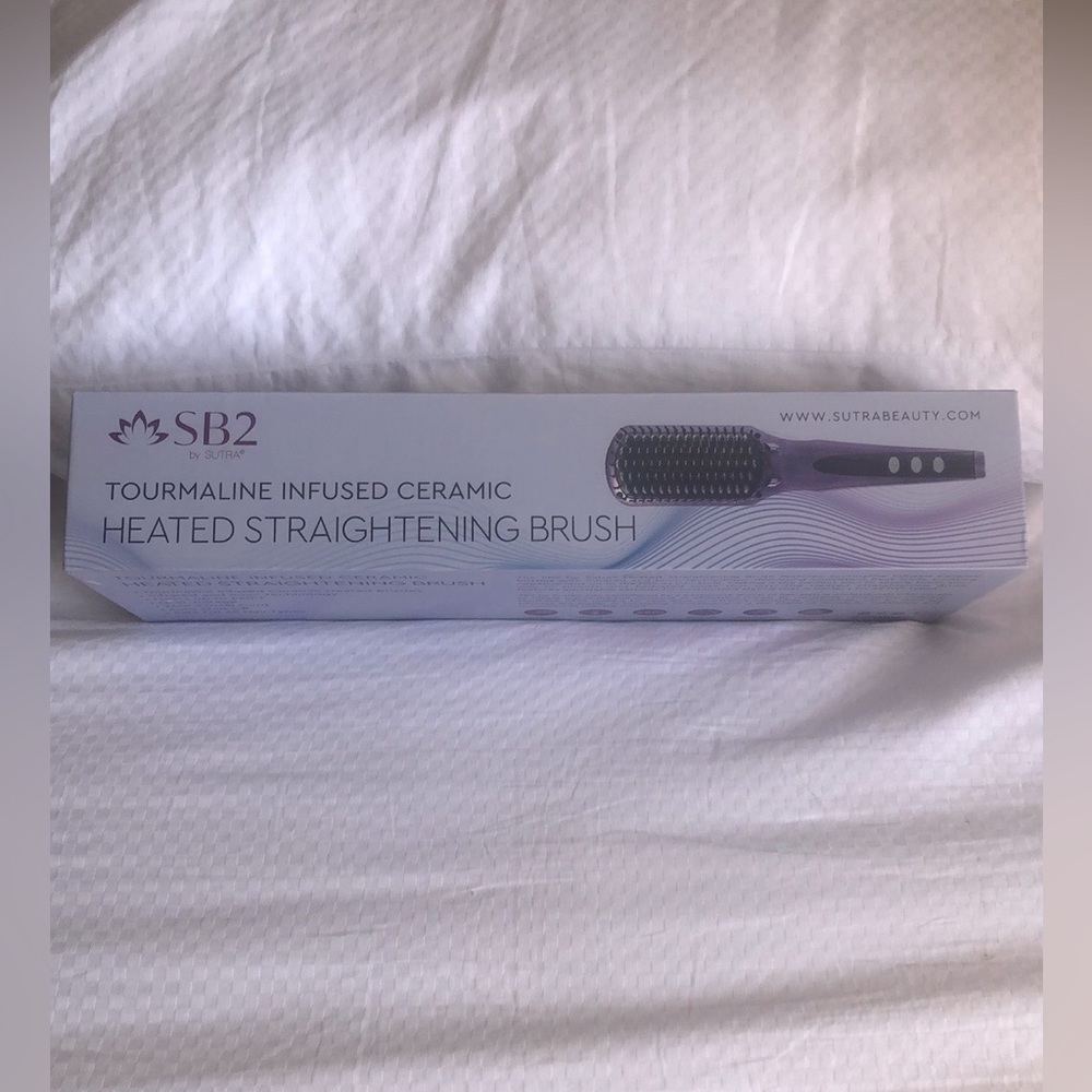New in box Straighting brush